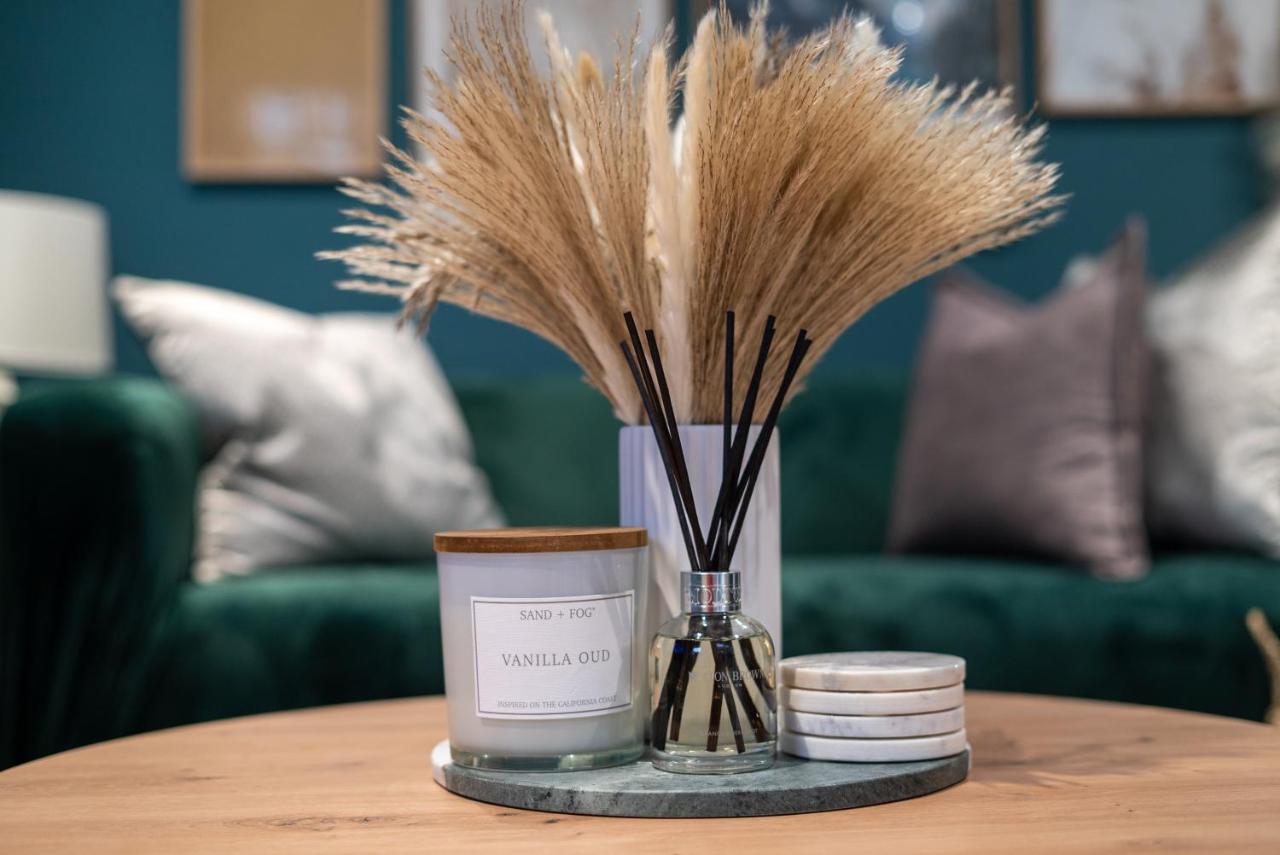 Spring Mount Huge Luxury Full Apartment- Harrogate Centre-Two Extremely Comfy Kingsize Bedrooms-Fully Equipped Modern Kitchen-Cosy Living Room With Huge Tv Eksteriør billede